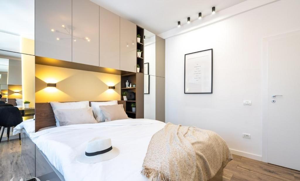 Majestic Apartament With View In Magheru Bucureşti Exterior foto